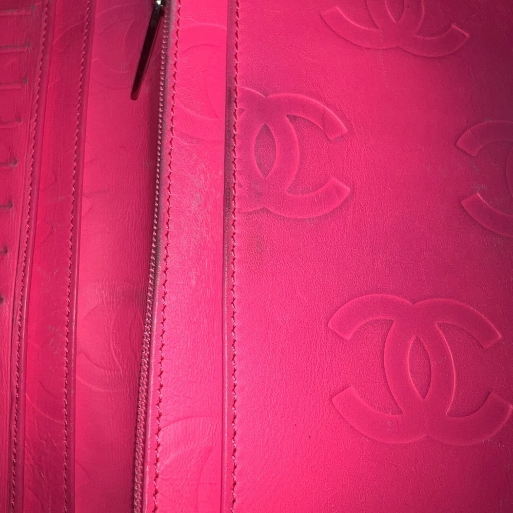 CHANEL Black Quilted CC Logo Leather Wallet - Picture 9 of 10